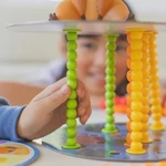 Kép 4/10 - Kapibarás ügyességi társasjáték - közeli kép, játék közben  - Learning Resources 3007